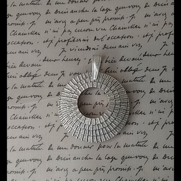 Premier Design Reversible Pendant Gold/Silver - Picture 2 of 4